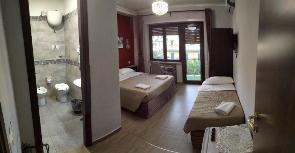 Standard Triple room