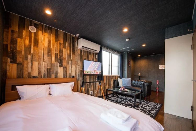 Silk Court 202