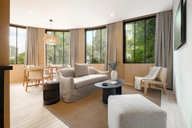 Penthouse Suite with city view