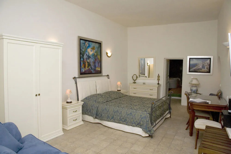 Adamis Majesty Suites