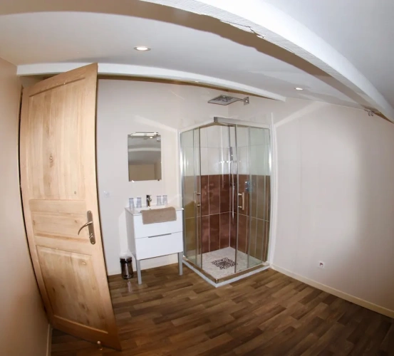 3 Bedrooms Cottage