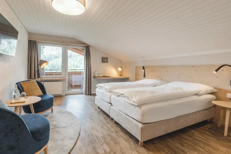 Deluxe Double room with balcony and with mountain view
