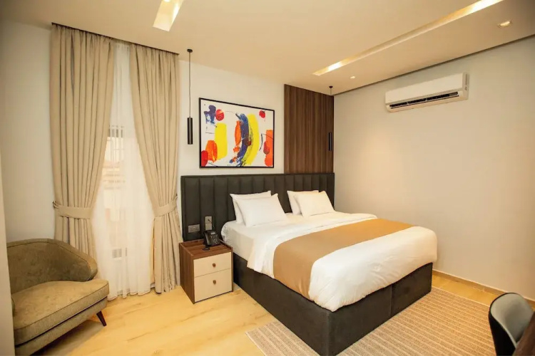 Stay And Homely
