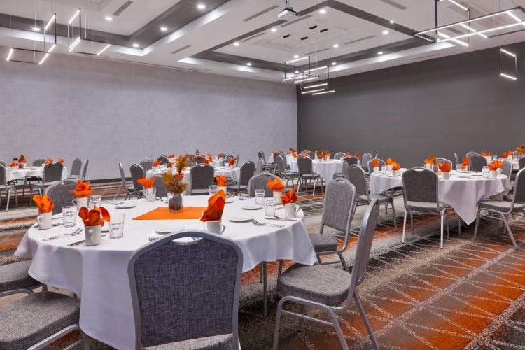 Holiday Inn & Suites Toledo Southwest - Perrysburg photo 28