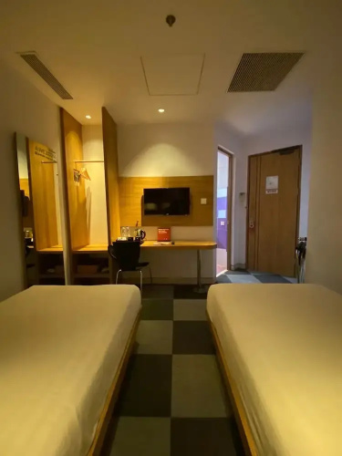 Mooz Hotel Surabaya