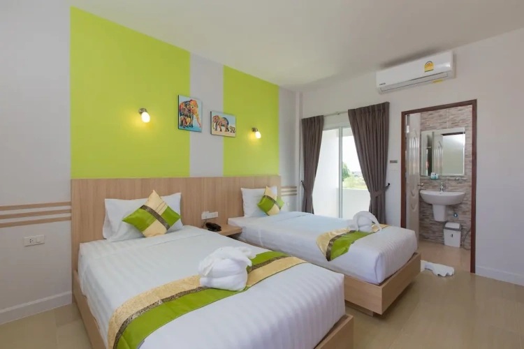 Standard Twin room with balcony