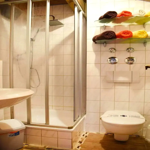 Apartment Near Kurpark Lake