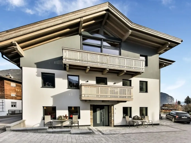 2 Bedrooms Classic Apartment