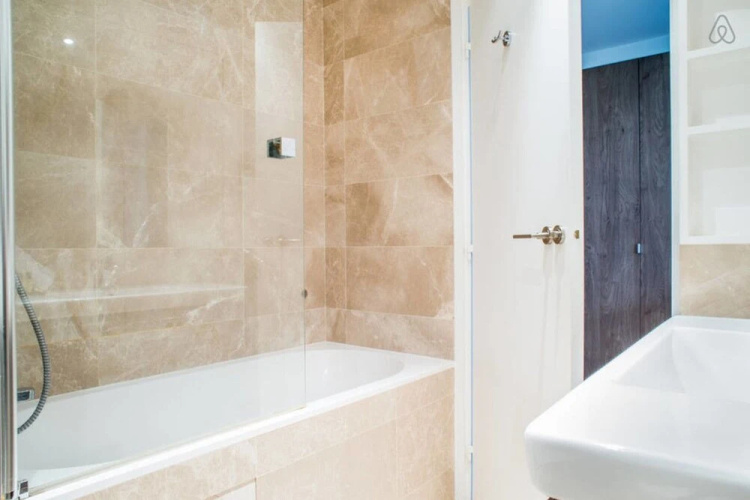 Renovated Flat 2 Minutes From the Champs-élysées