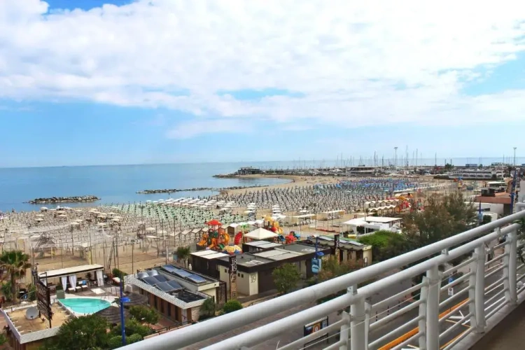 Standard Quadruple room with sea view