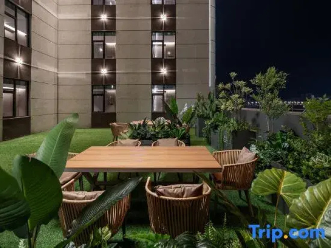 Mehood Listie Hotel