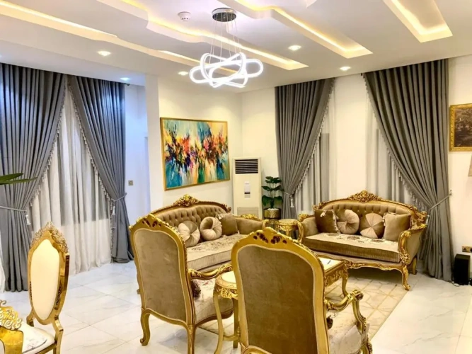 3 Bedrooms Apartment