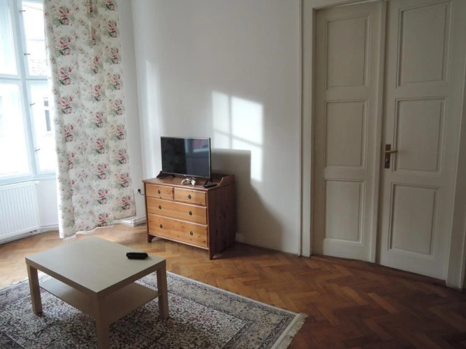 Old Town Apartment