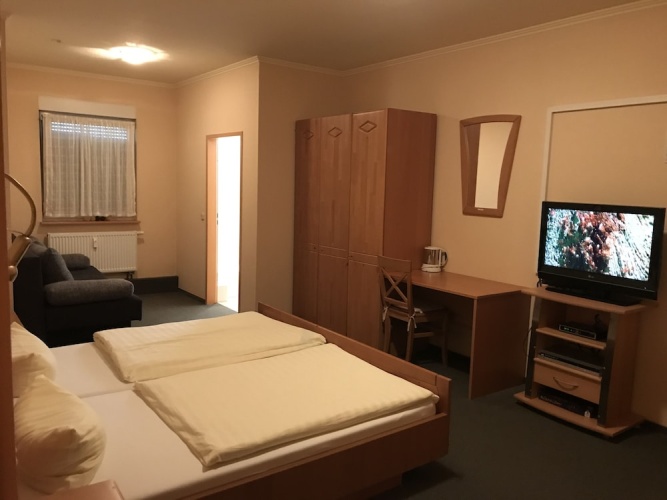 Standard Triple room