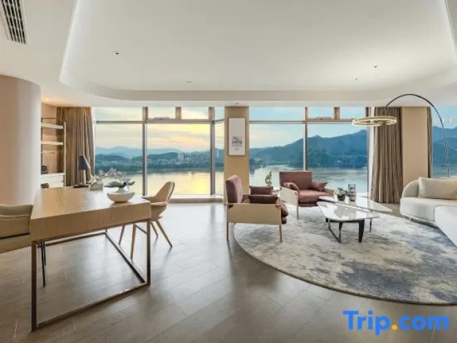 Premier Suite
