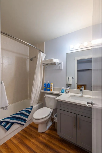 WindTower Resort - 1 BR Suite or 1 Single Room