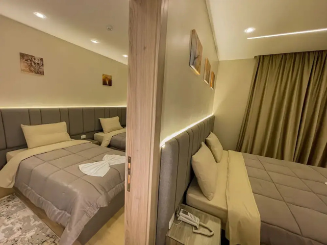 Holy Sheet Plus, Boutique Hotel
