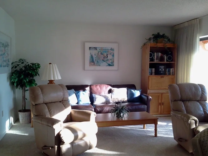 2 Bedrooms Comfort room with bay view