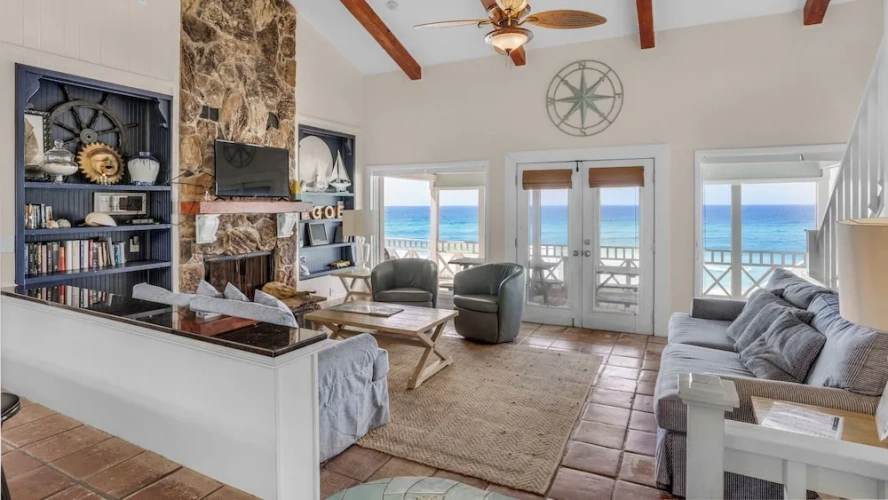 Cottage with balcony and with ocean view