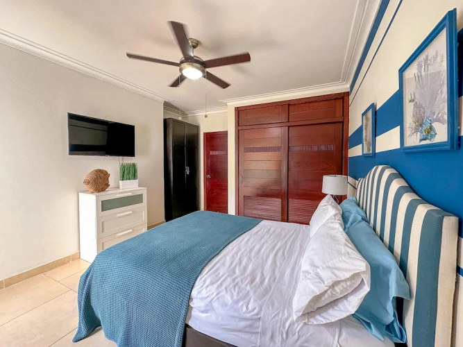 Beautiful 2 BR Apartment With BBQ
