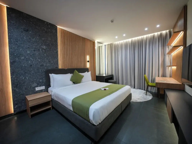 L'Avenue Hotel Apartments