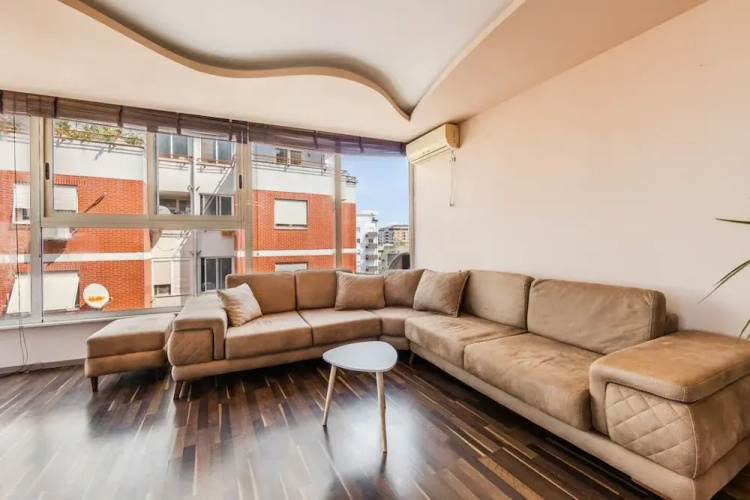 Spacious City-view Apartment Overlooking Shkod r
