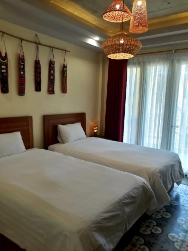 Standard Twin room with balcony