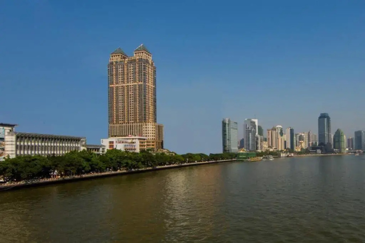 Royal River Apartment