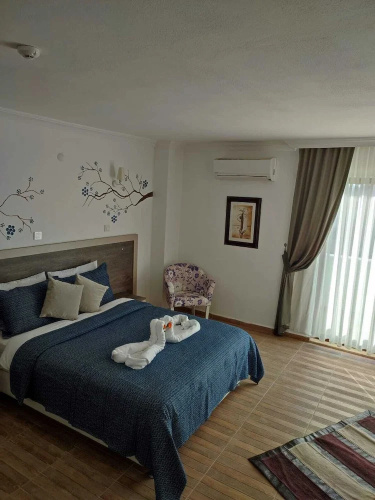 Adaya Karşı Otel