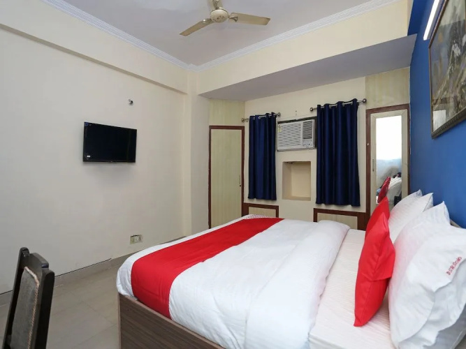 OYO 13278 Hotel Mohan Regency