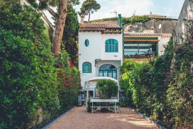Twin Villa beachfront