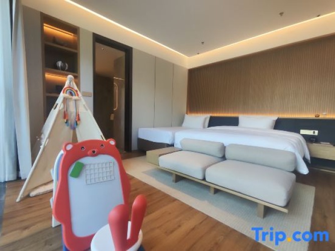 Deluxe Family Suite