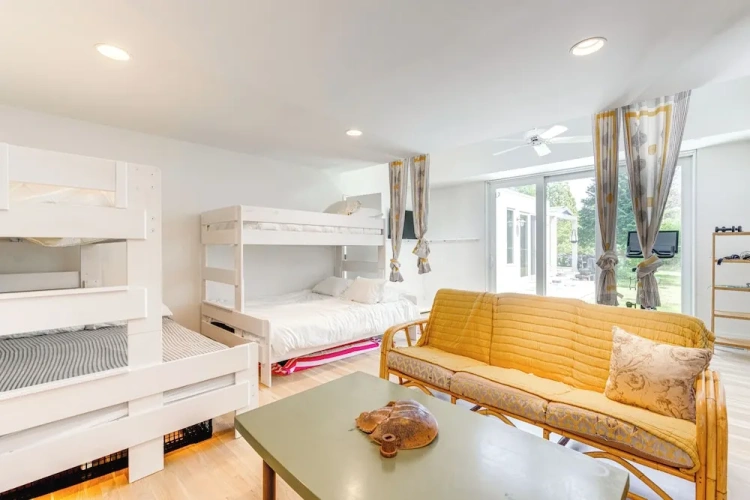 Guest rooms