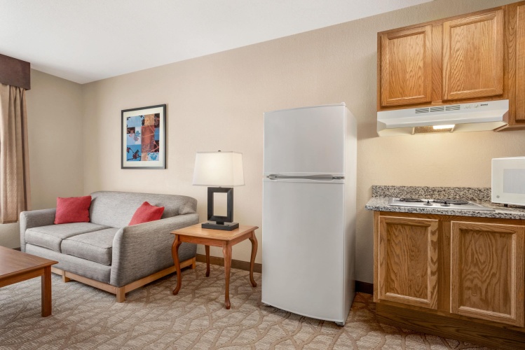 Baymont By Wyndham Greensboro/Coliseum photo 23