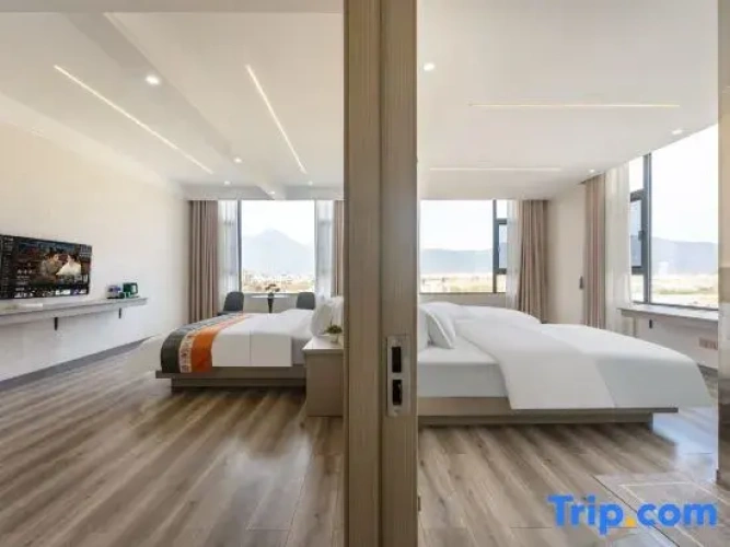 2 Bedrooms Triple Family Suite