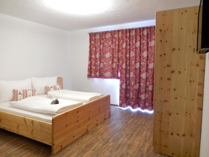 6 Bedrooms Cottage