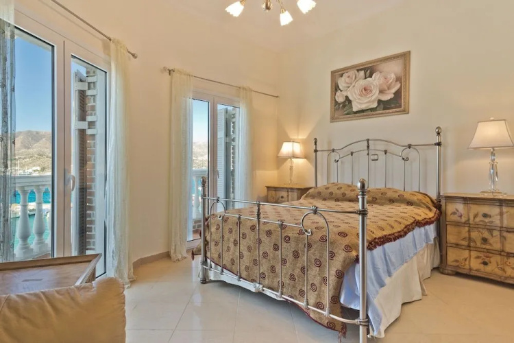 Sea Sound Villa