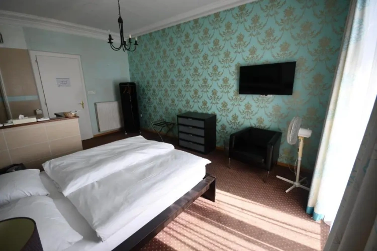 Standard Single room with lake view