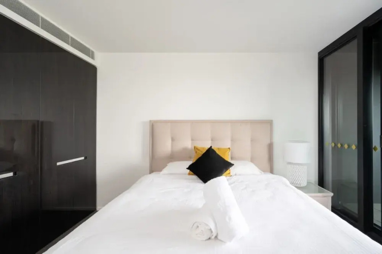 Luxury Melbourne With Albert Park Views