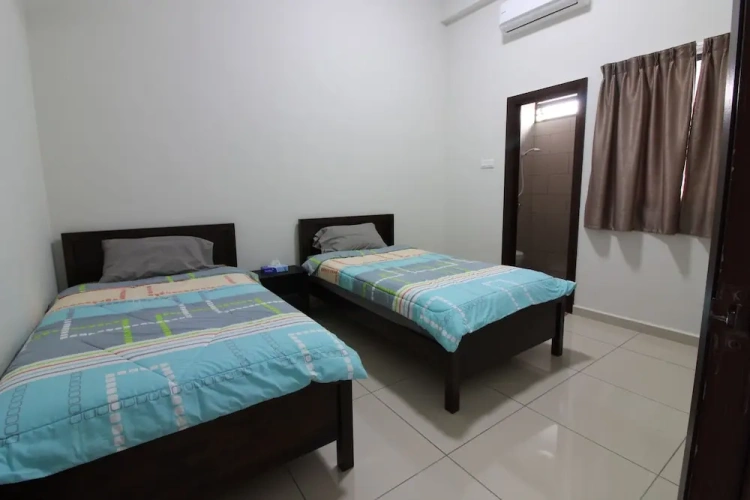 6 Bedrooms Cottage with balcony