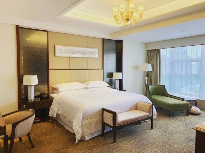 2 Bedrooms Club Suite with city view