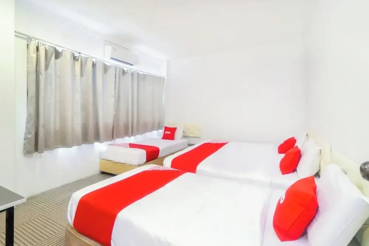 Quadruple Family Suite