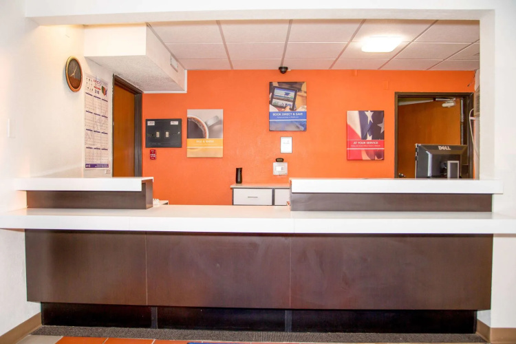 Motel 6 Omaha, NE