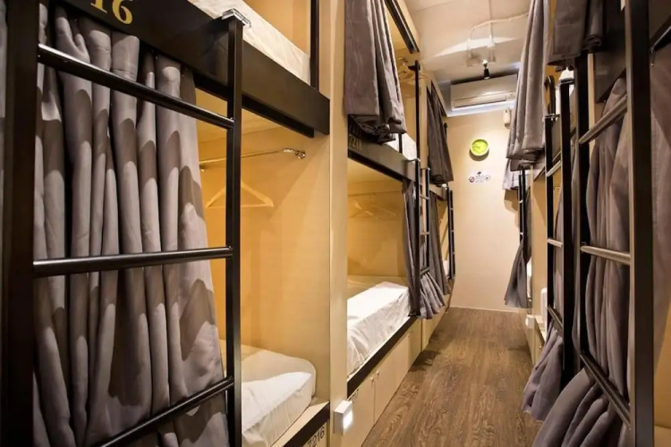 7 Wonders Hostel