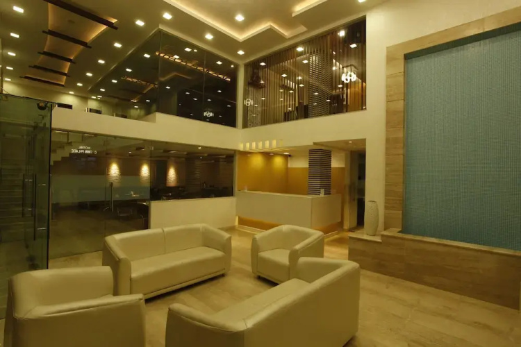 Hotel Crown Palace
