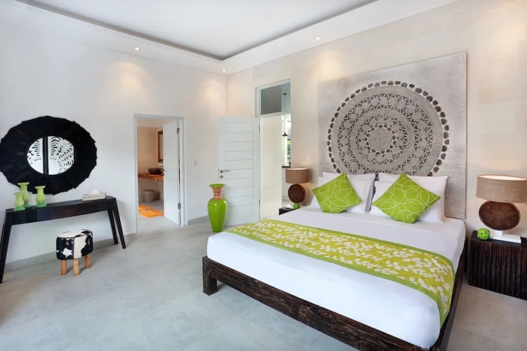 4 Bedrooms Villa