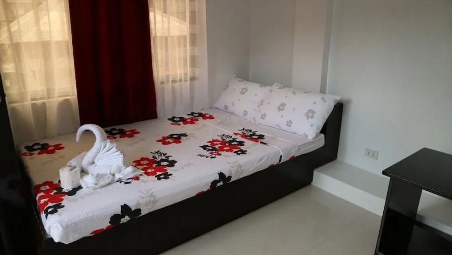 Chelle's Apartelle - Inn