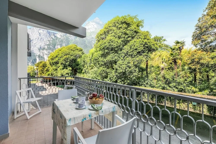 Family Apartment with balcony and with lake view