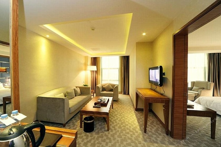 Ningbo East Shipu Hotel