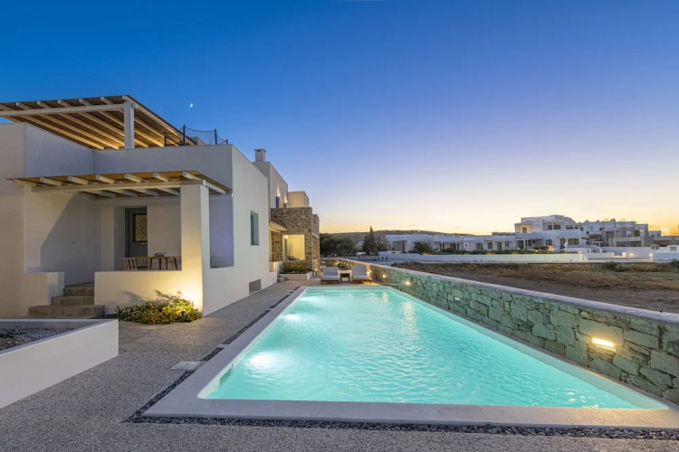 Manesis Suites